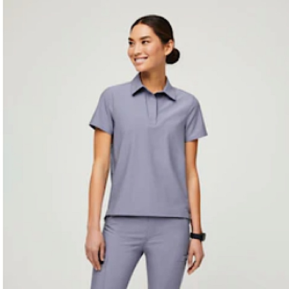 Figs Women's Short Sleeve Tee in Gray
